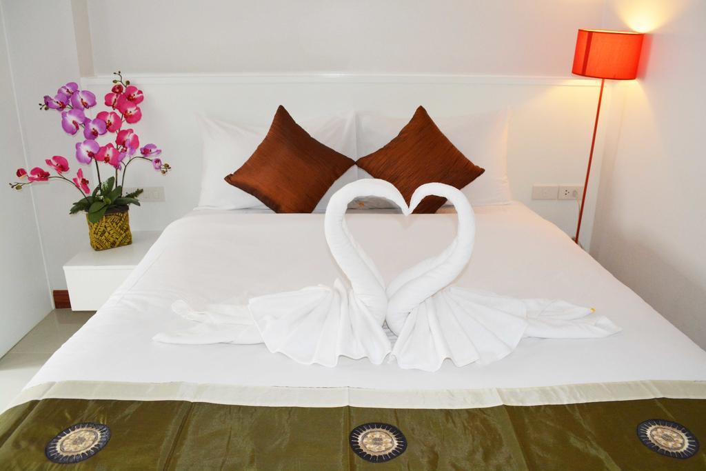 Angelina Guesthouse Patong Phòng bức ảnh